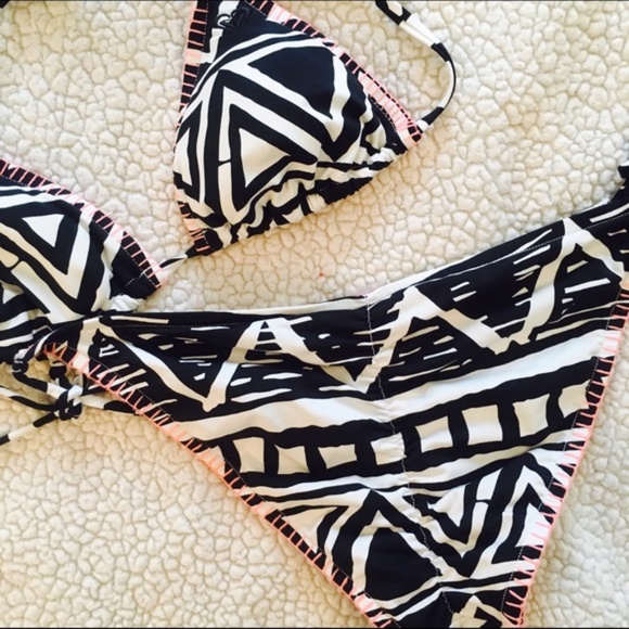 ROXY Bikini - Picture 3 of 7